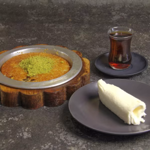 کونفه با سرشیر
